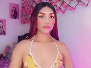 emeli-roushot on CamSoda 