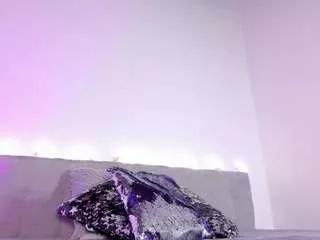 emycross on CamSoda