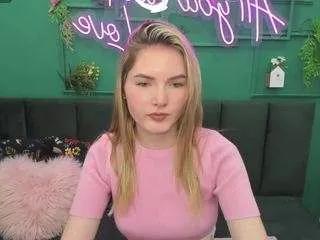 evelineamore on CamSoda 
