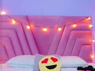 innocenthazel on CamSoda 