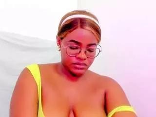 lunalyon on CamSoda