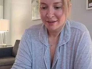 mikagray on CamSoda
