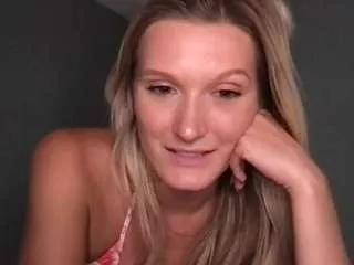 nancy-babe20 on CamSoda