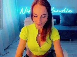 nikkiblondiee on CamSoda 