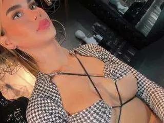 soysabrinats on CamSoda 