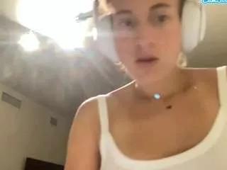 stassiethatsororitygirl on CamSoda 