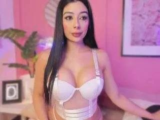 sweet-julieta1 on CamSoda 