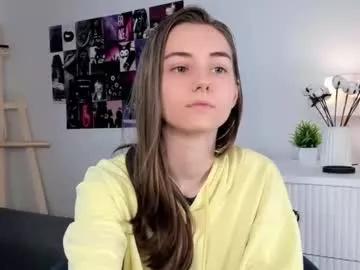 approche_toi_petite on Chaturbate 