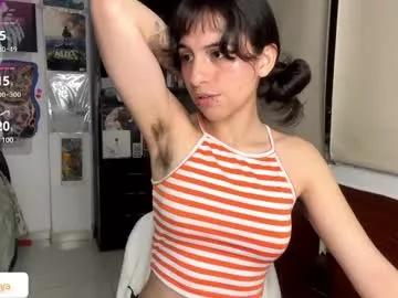b0nnie_h0ney on Chaturbate 