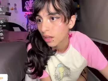 b0nnie_h0ney on Chaturbate 