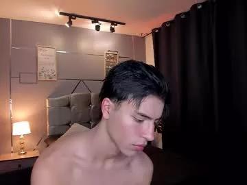 chrristopher77 on Chaturbate 
