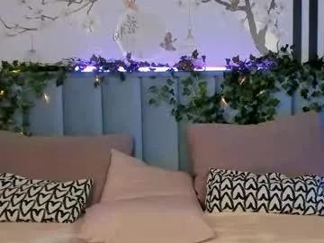 kiki_blue_eyes on Chaturbate 