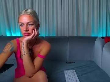 nally_ferrari on Chaturbate 