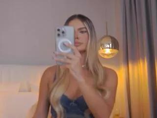 anais_a on Flirt4Free 