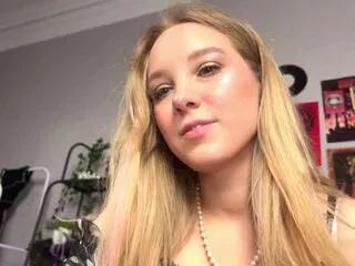 ara_brafford on Flirt4Free