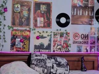 ara_brafford on Flirt4Free 