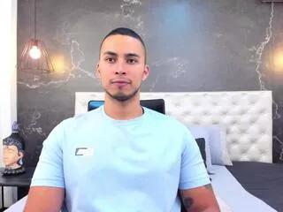 brandon_flex on Flirt4Free