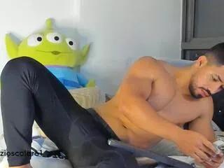 ezzio_scolaro on Flirt4Free 