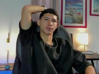 sterling_fox on Flirt4Free