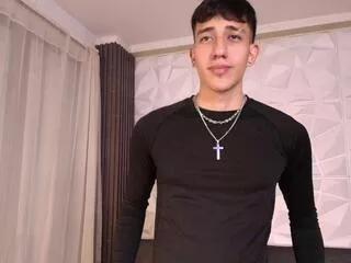 zairon_rouge on Flirt4Free