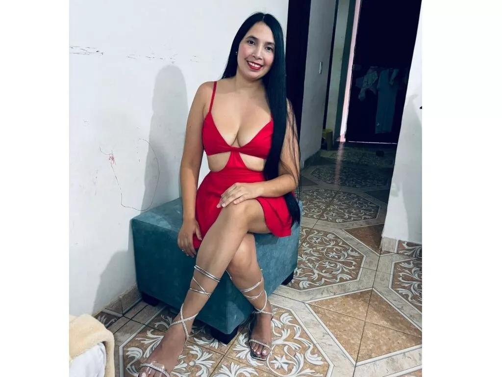 LuanaRuiz on LiveJasmin