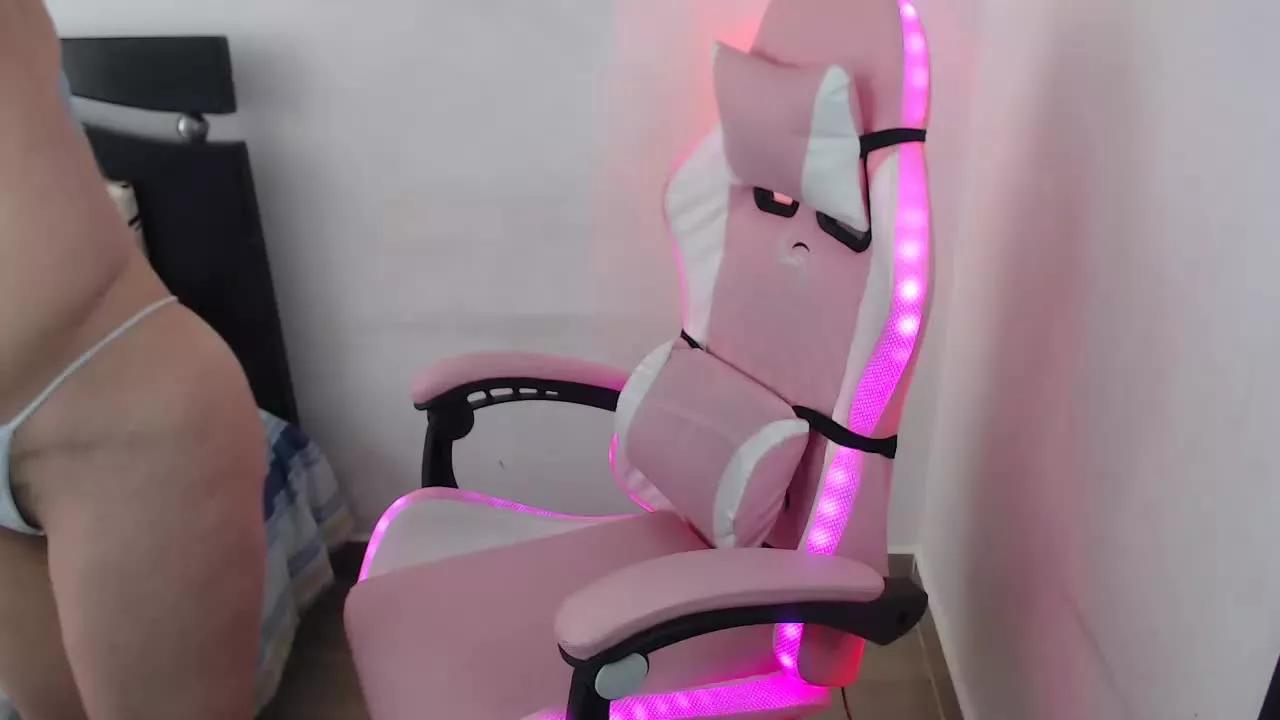Abbie_Collins on Streamray 