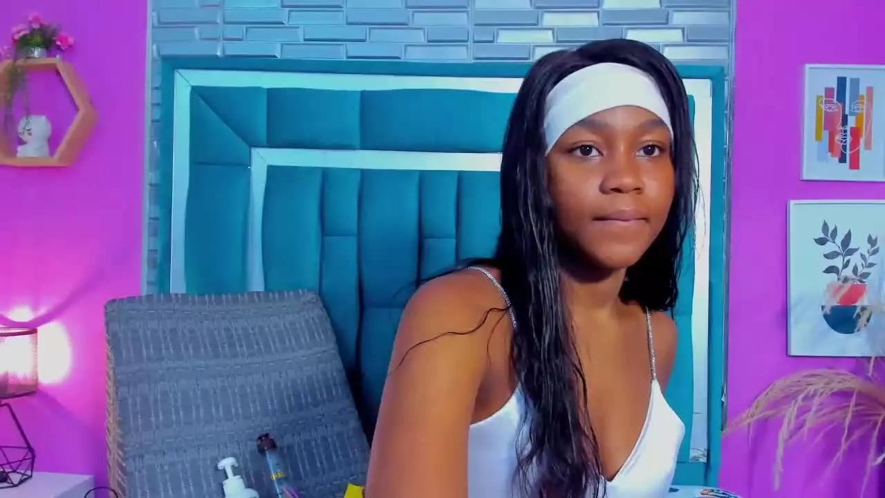 EMMA_SANTANA1 on Streamray 