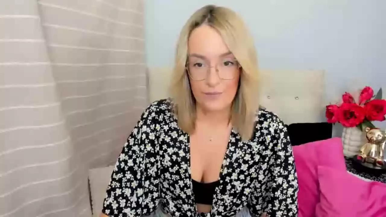 MollyFlowers on Streamray 
