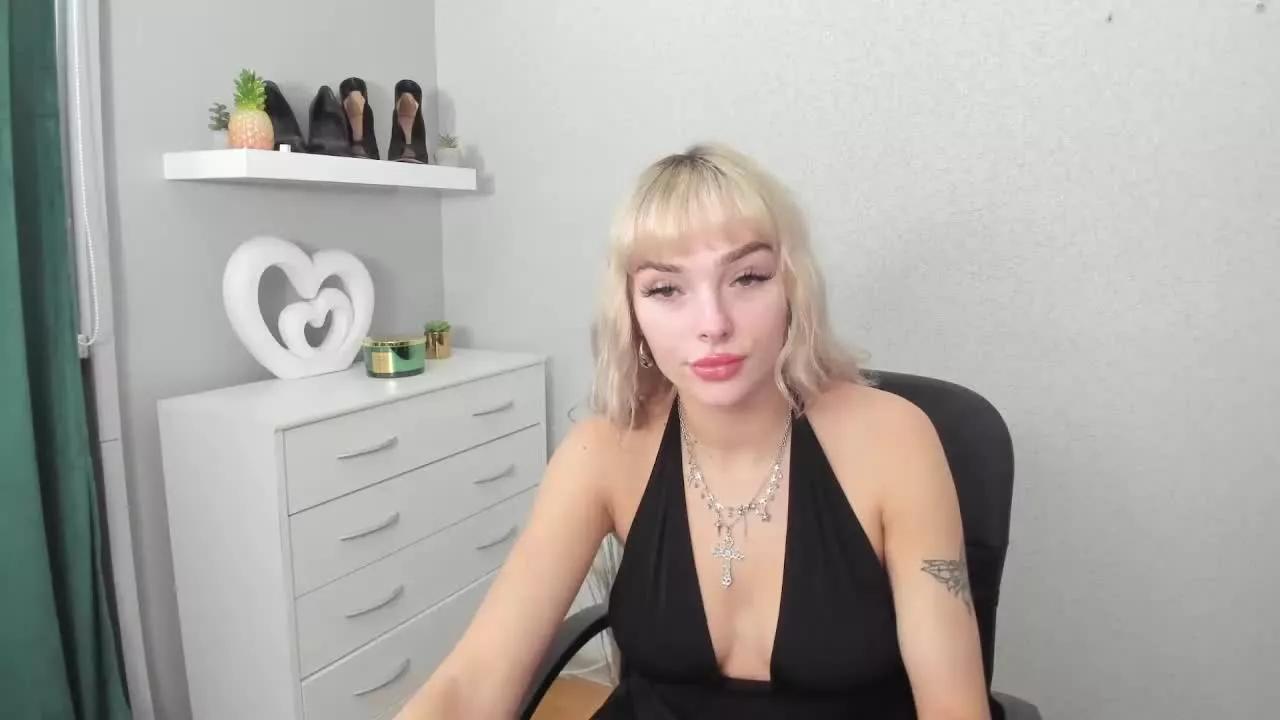 PollyDesire on Streamray