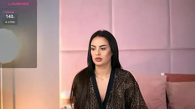 AlmaLuv on StripChat 