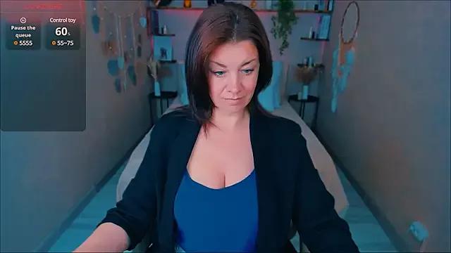 AnaMills on StripChat 
