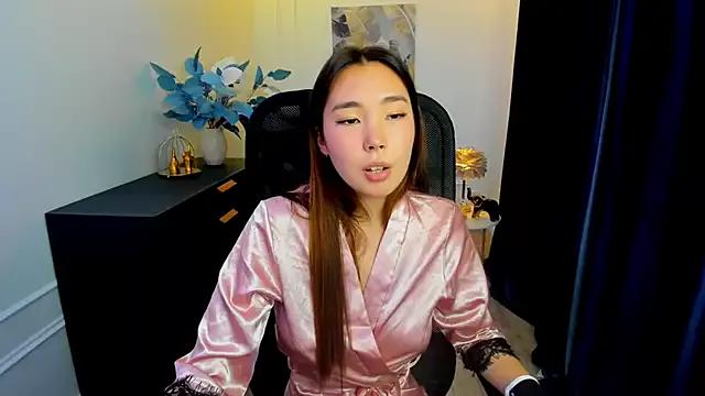 AnnaReyla on StripChat 