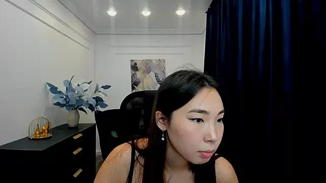 AnnaReyla on StripChat 