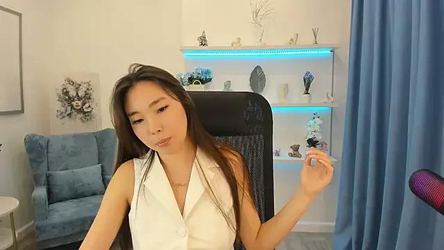 AnnaReyla on StripChat 