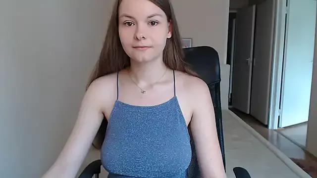 AnnaSweet18 on StripChat 