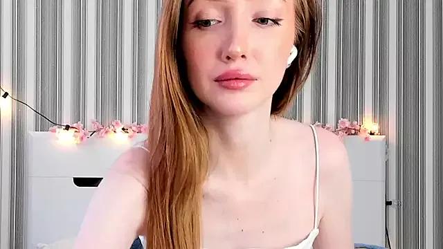 Awwwrora on StripChat 