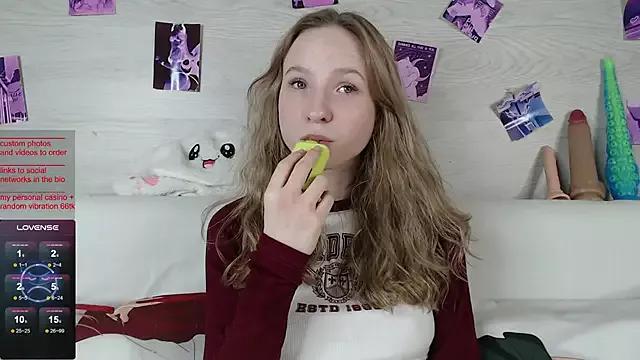 b4by_Emilia on StripChat 