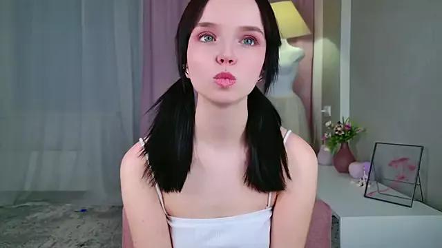 b4by_LoL1 on StripChat 