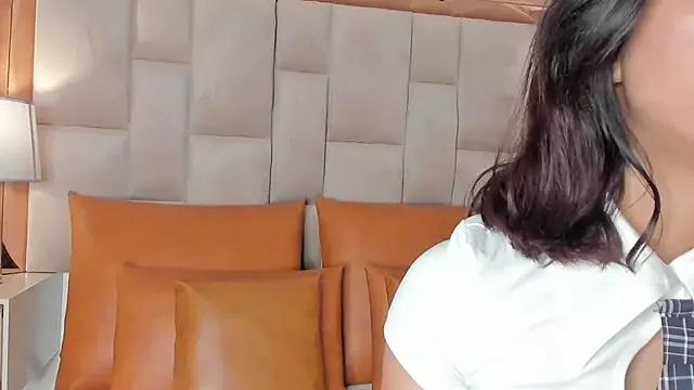 DaraBeckett on StripChat 