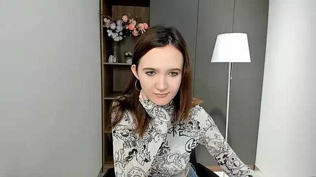 DeeannBeahm on StripChat 