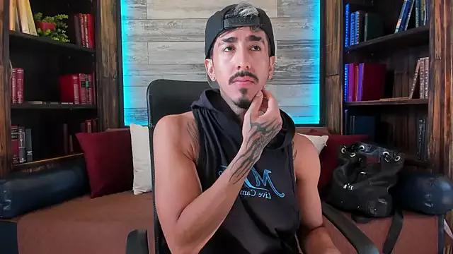 Donovan_Desmond on StripChat