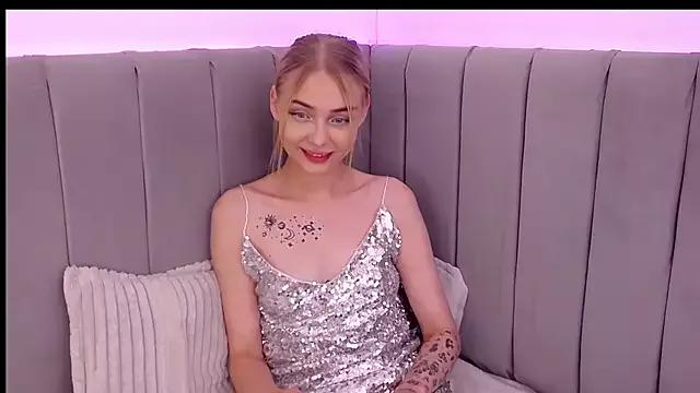 ElleNina on StripChat 
