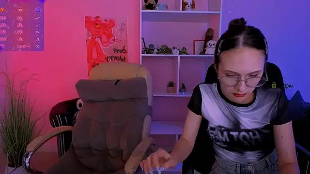 ellie_fire1 on StripChat 