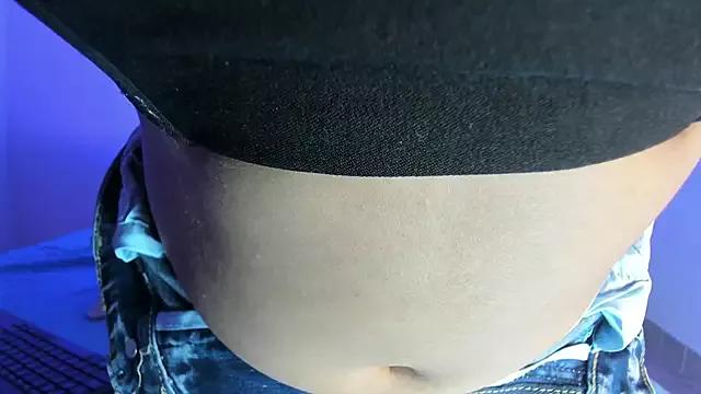 ellismiller on StripChat 