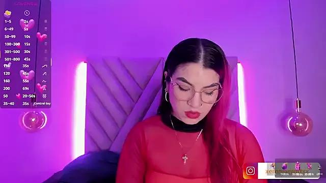 EmmaSwift_ on StripChat 