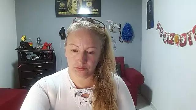 emperabigbootybigass on StripChat 
