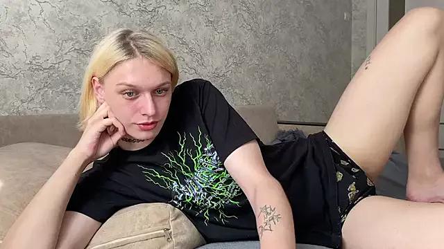 evelina228 on StripChat 
