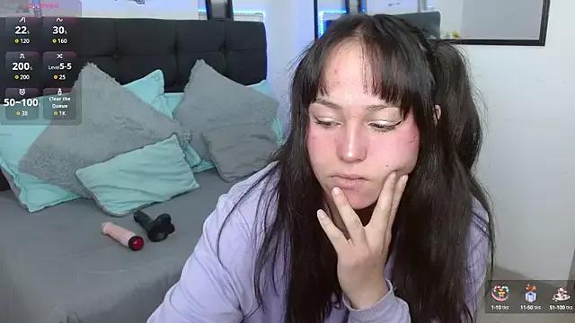 Eymmy_24 on StripChat 
