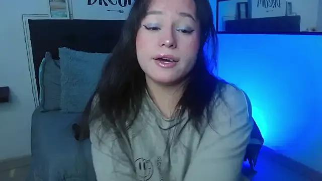 Eymmy_24 on StripChat 