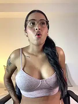 genesissara on StripChat 